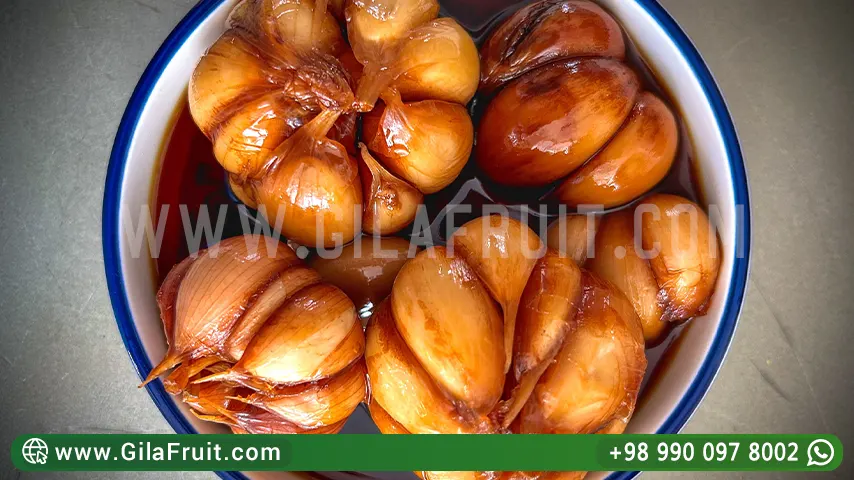Iranian pickled garlic